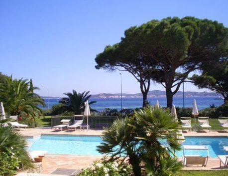 Hotel Villa Les Rosiers Grimaud Exterior foto